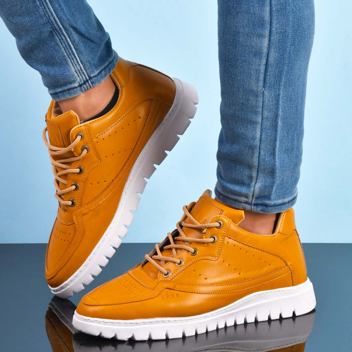 کفش مردانه zara مدل Laura رنگ عسلی