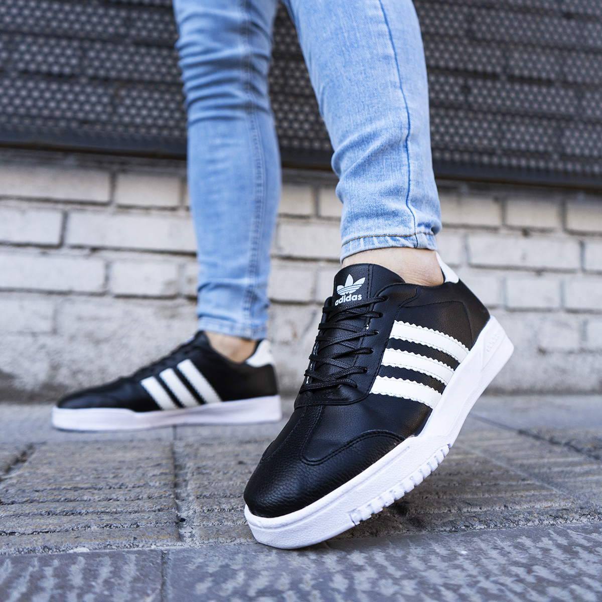 كفش ورزشي adidas مشكي مدل Aksa