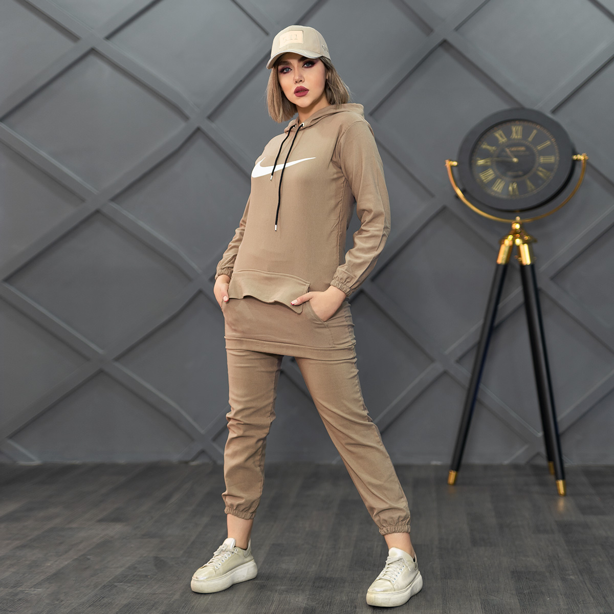 ست مانتو شلوار ورزشی Nike مدلCamila