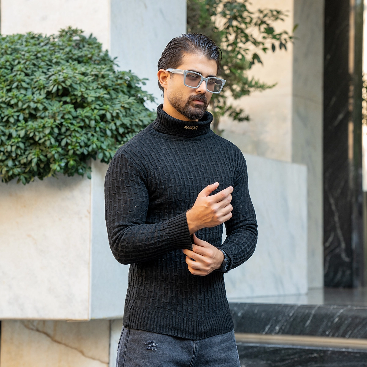 پلیور اندامی یقه اسکی مشکی مردانه مدلotik