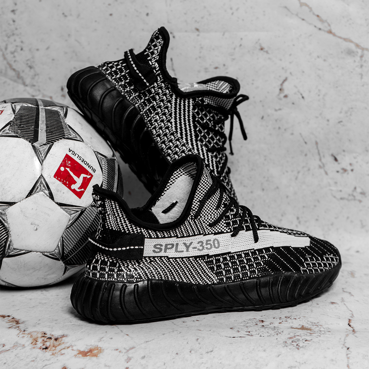 کفش Adidas مشکی مردانه مدل Yeezy 350