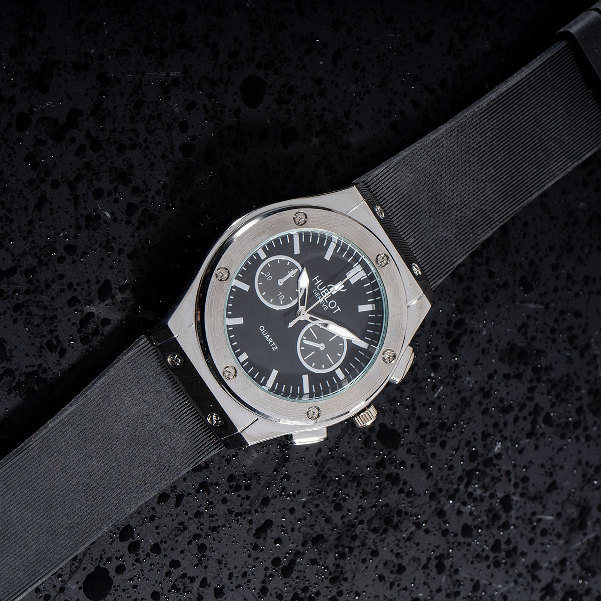 ساعت مچی Hublotنقره ای صفحه مشکی مدل C70