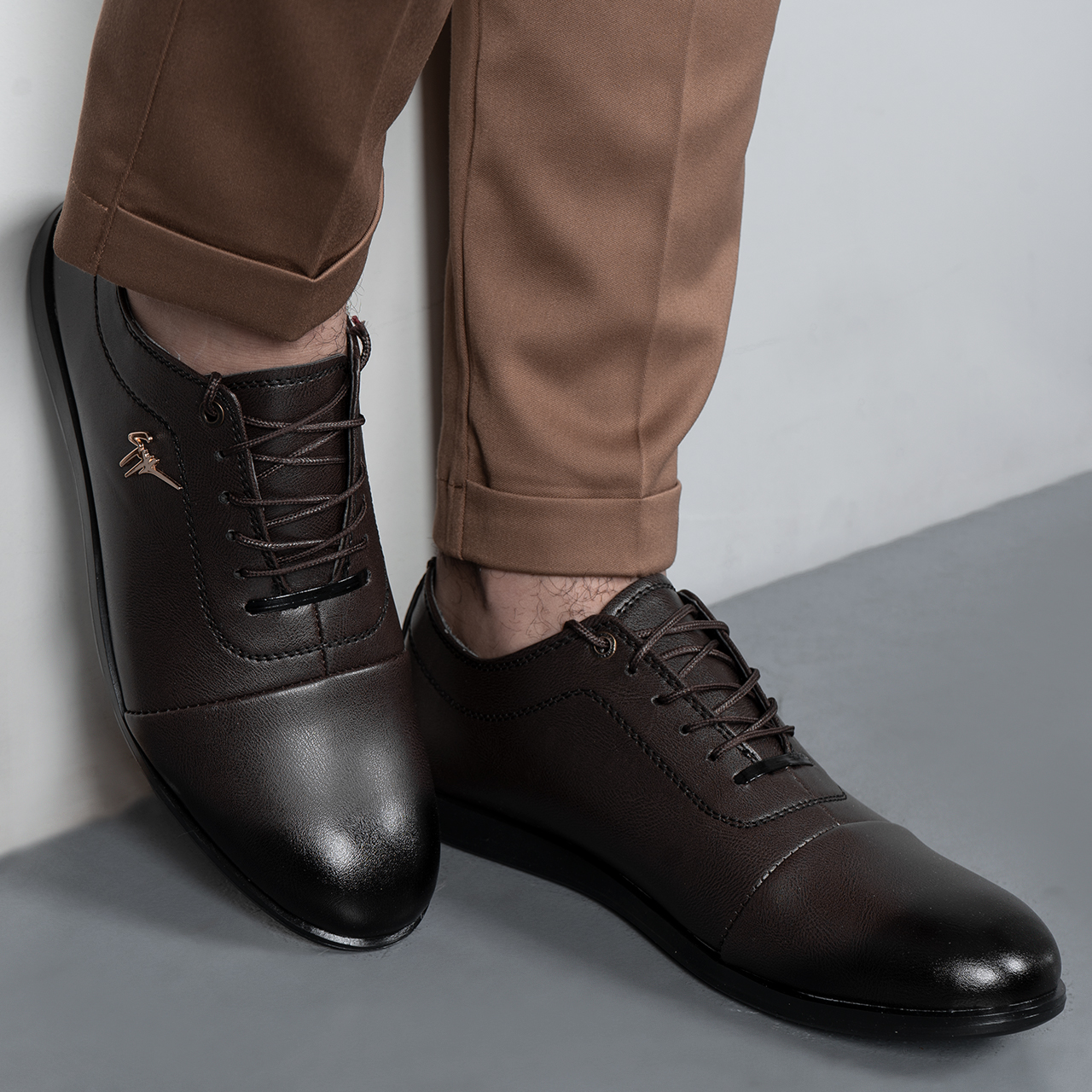 کفش تخت مردانه قهوه ای مدل Adrin