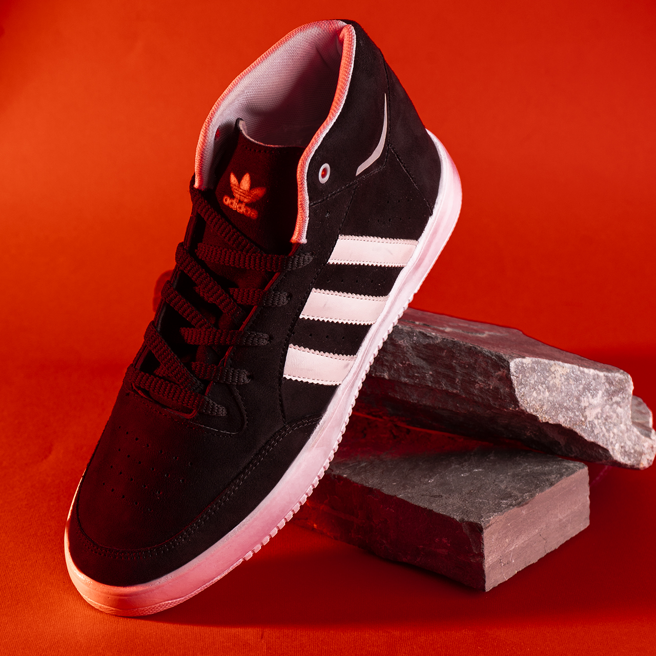 کفش ورزشی سفید مشکی مردانه مدلT98