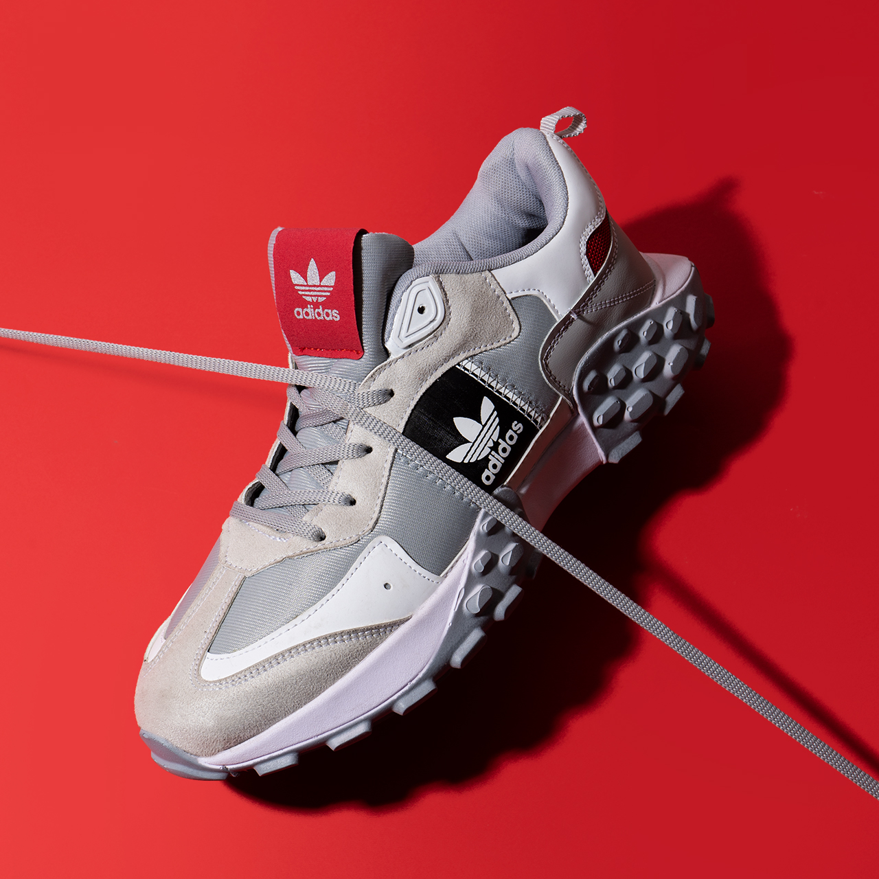 کفش ورزشی مردانه Adidas طوسی مدلSato