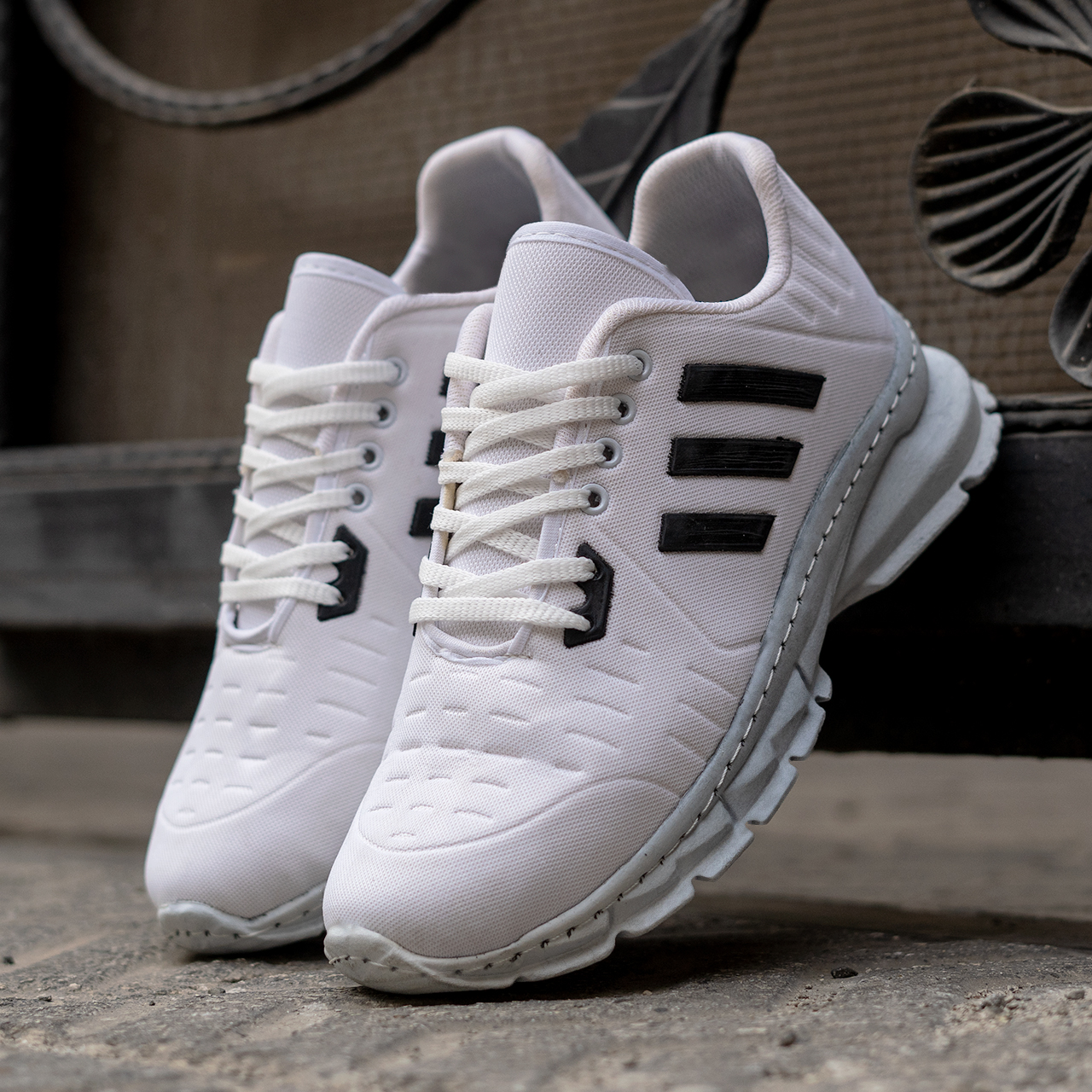 کفش مردانه سه خط سفیدمدل Dayan(T)