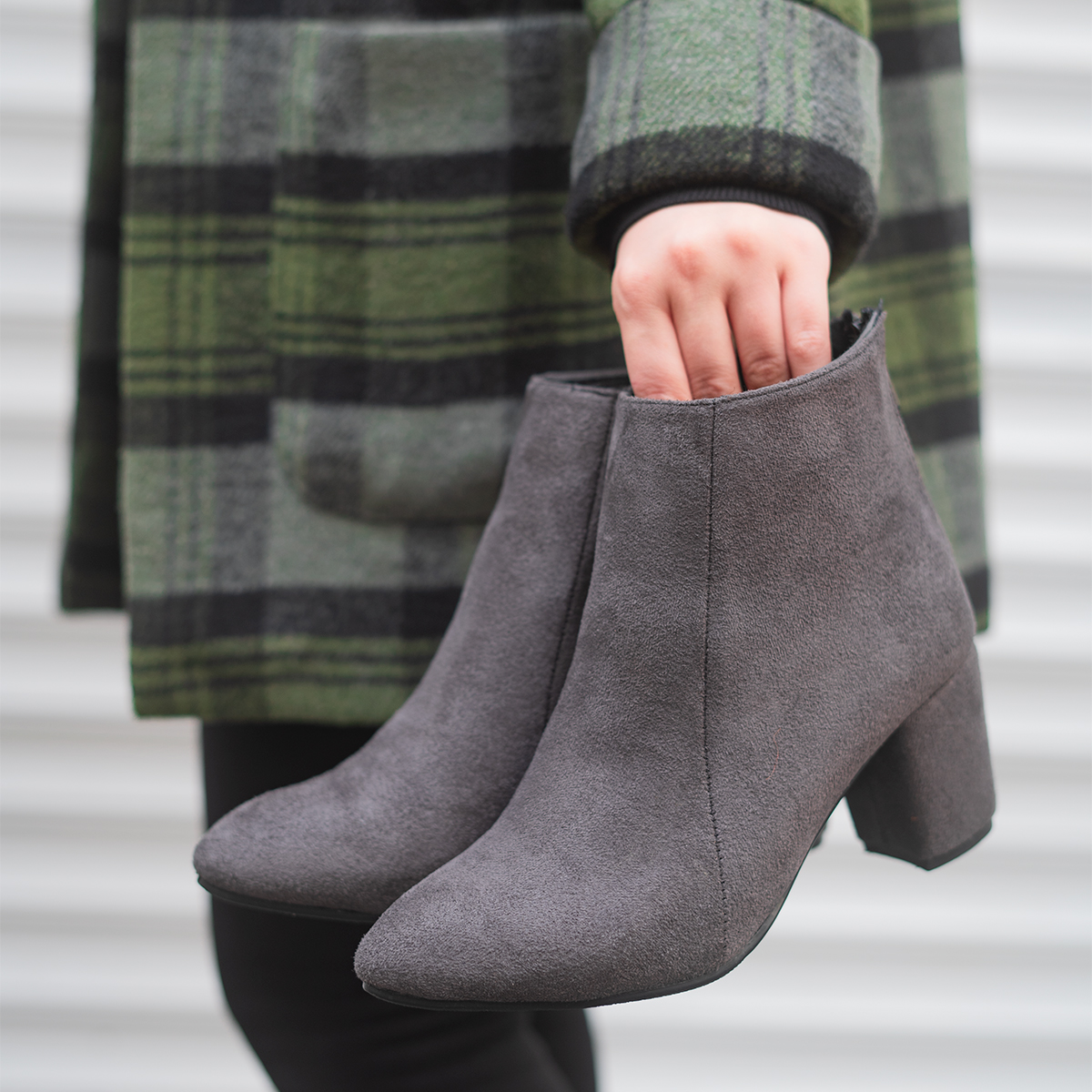 نیم بوت دخترانه پاشنه دار طوسی مدل Anosha