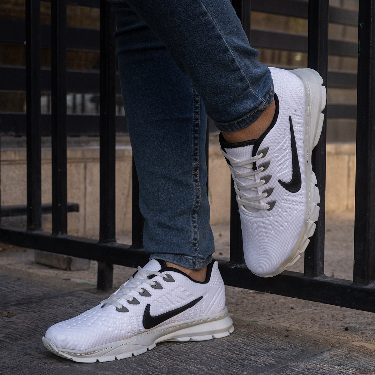 کفش ورزشی (T) سفید مردانه مدل Bavan