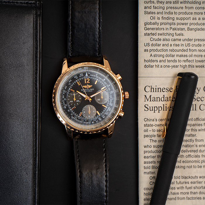ساعت مشکی طلایی BREITLING مدل navitimer