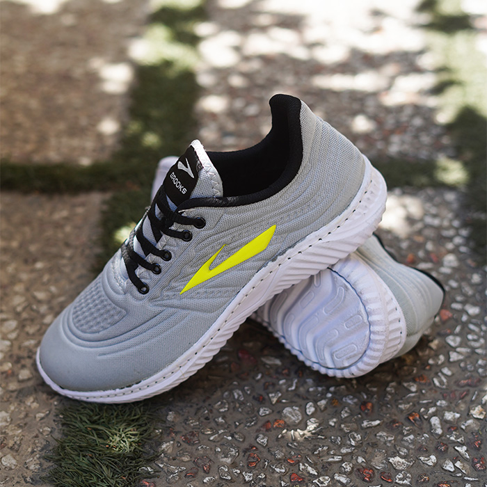 کفش ورزشی طوسی مردانه مدل Tik