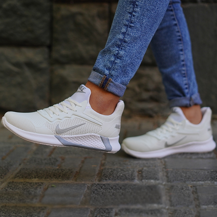 کفش ورزشی نایک مردانه سفید طوسی مدل Alpha