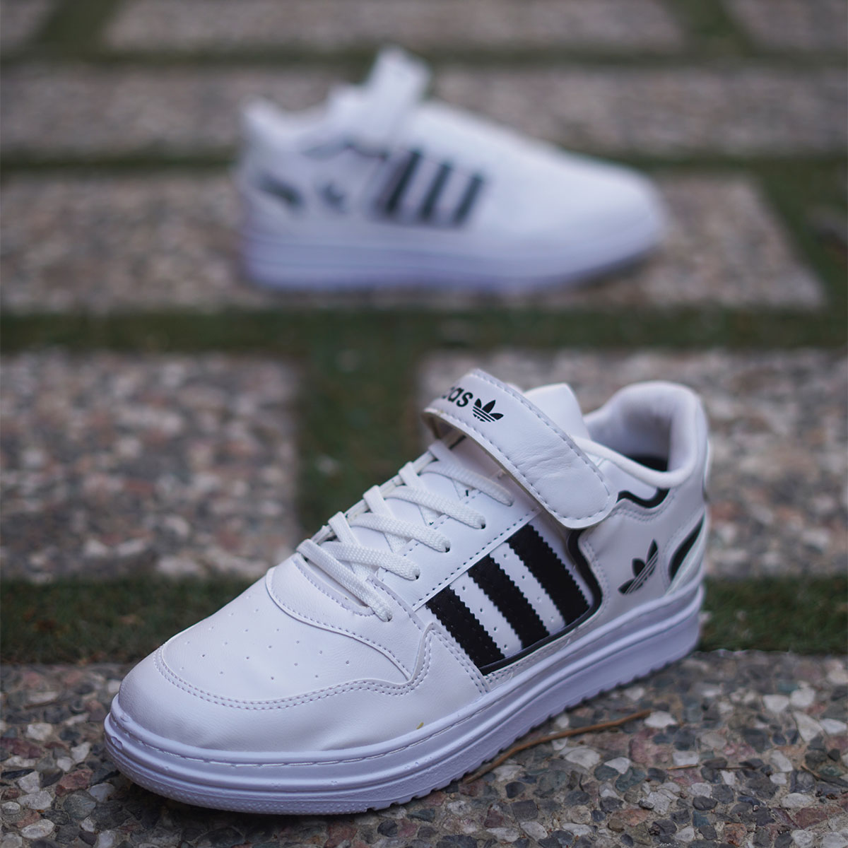 کفش آدیداس مردانه سفید مشکی مدل Kamyar