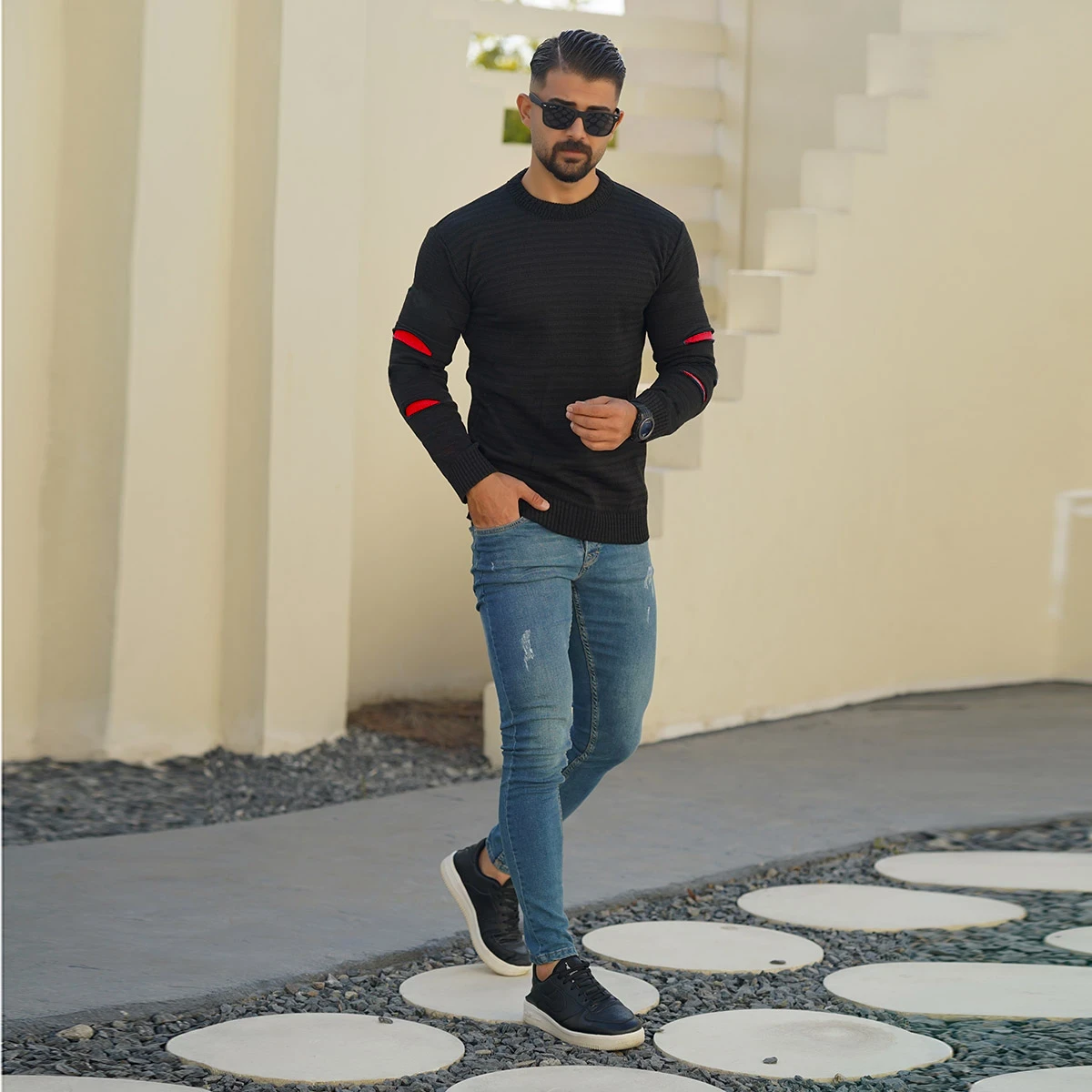 پلیور مردانه مشکی زاپ قرمز مدل solan