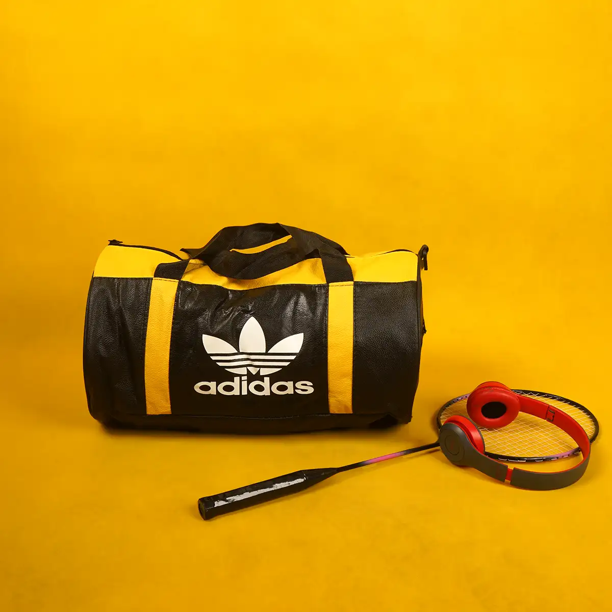 کیف ورزشی آدیداس مشکی زرد مدل Soren
