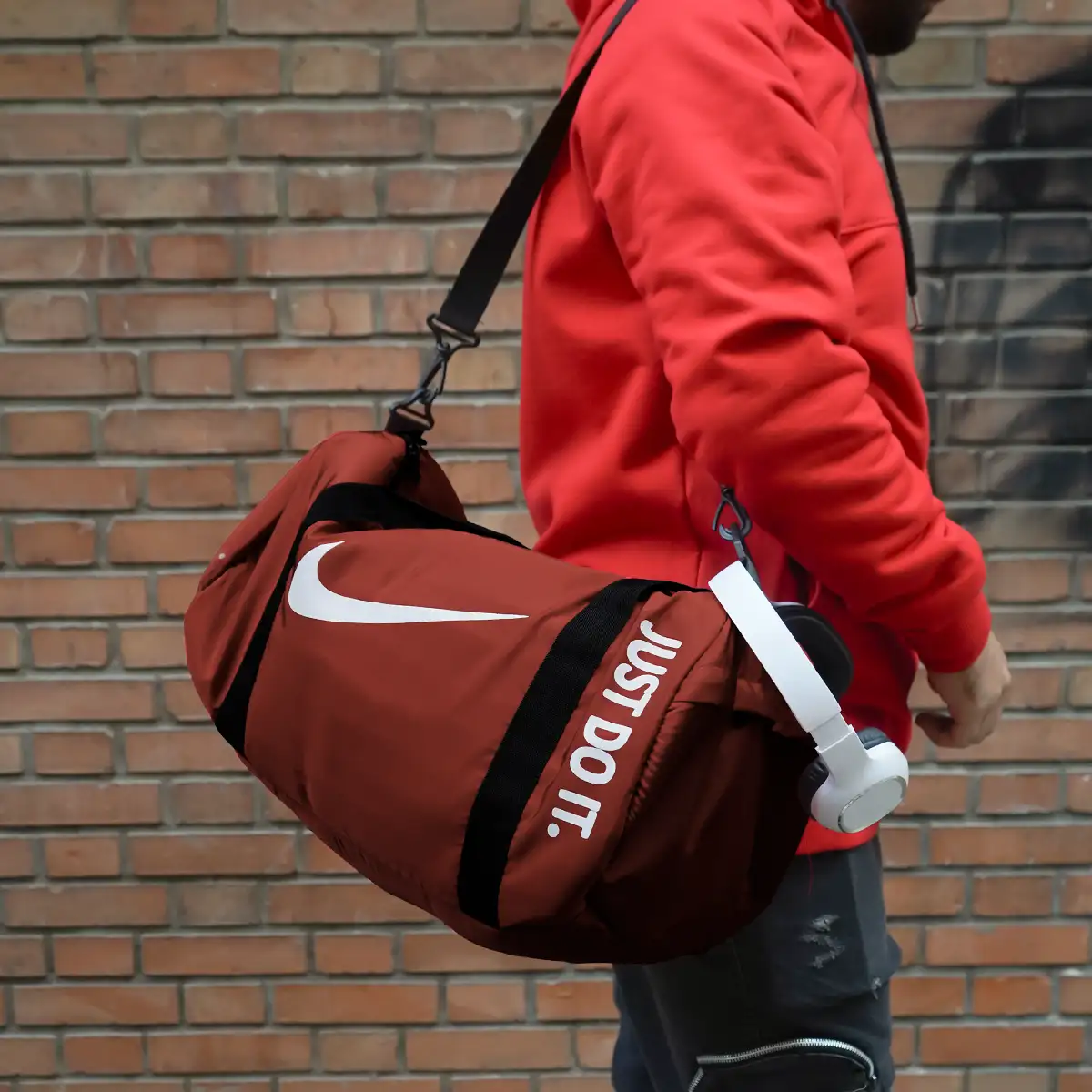 کیف ورزشی نایک زرشکی مدل jenga