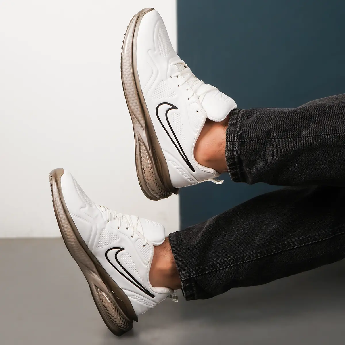 کفش ورزشی مردانه نایک سفید مدل مدل kambiz