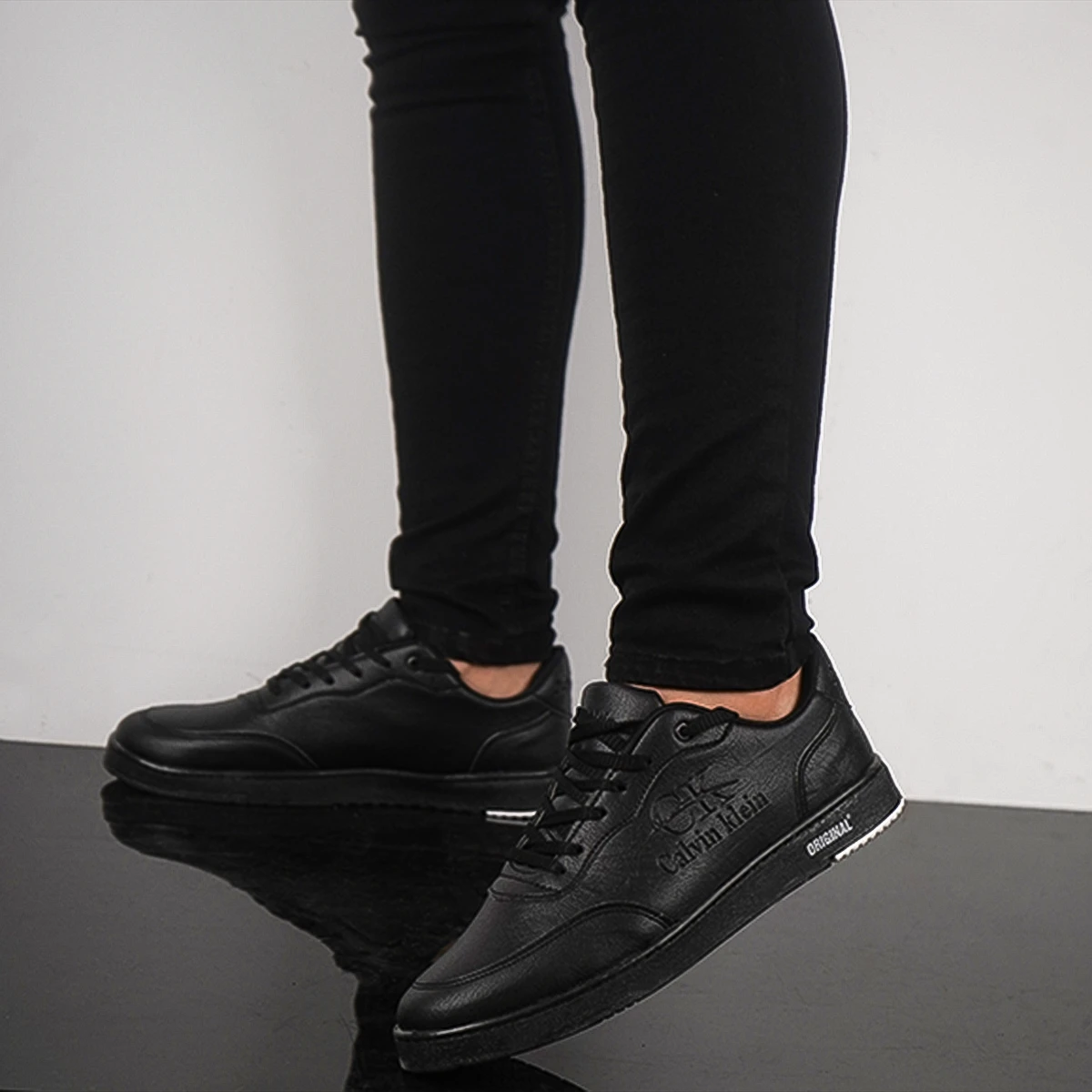 کفش تخت مردانه مشکی مدل CALVIN KLEIN