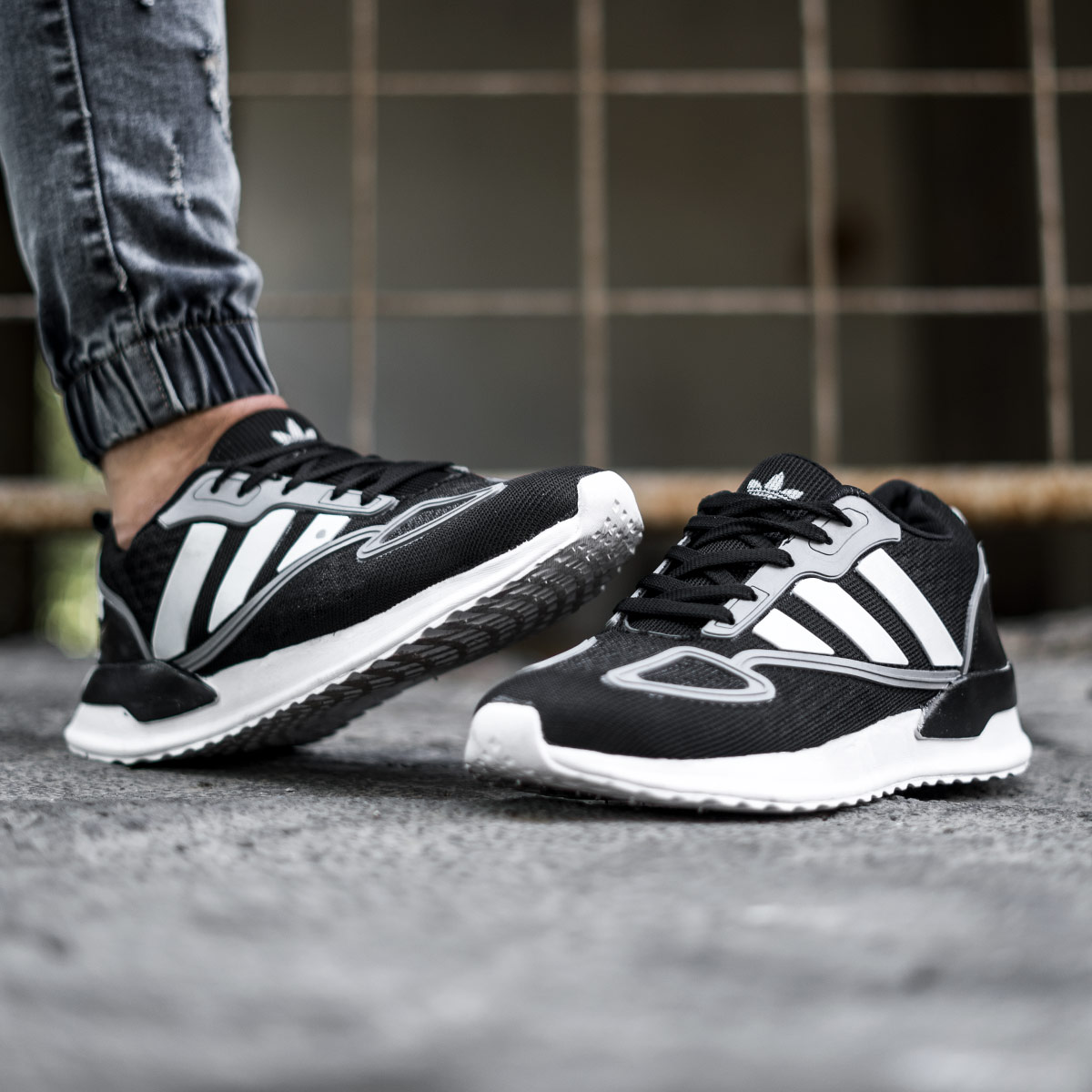 کفش ورزشی Adidas مردانه مشکی مدل Siban