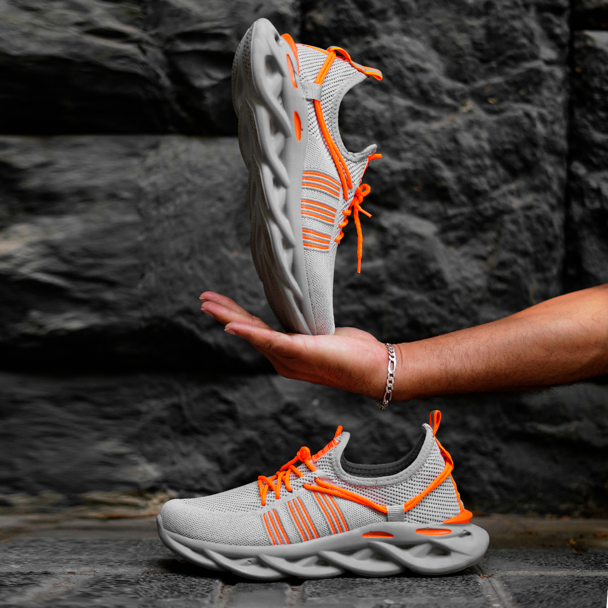 کفش ورزشی طوسی نارنجی مردانه مدل Arisan