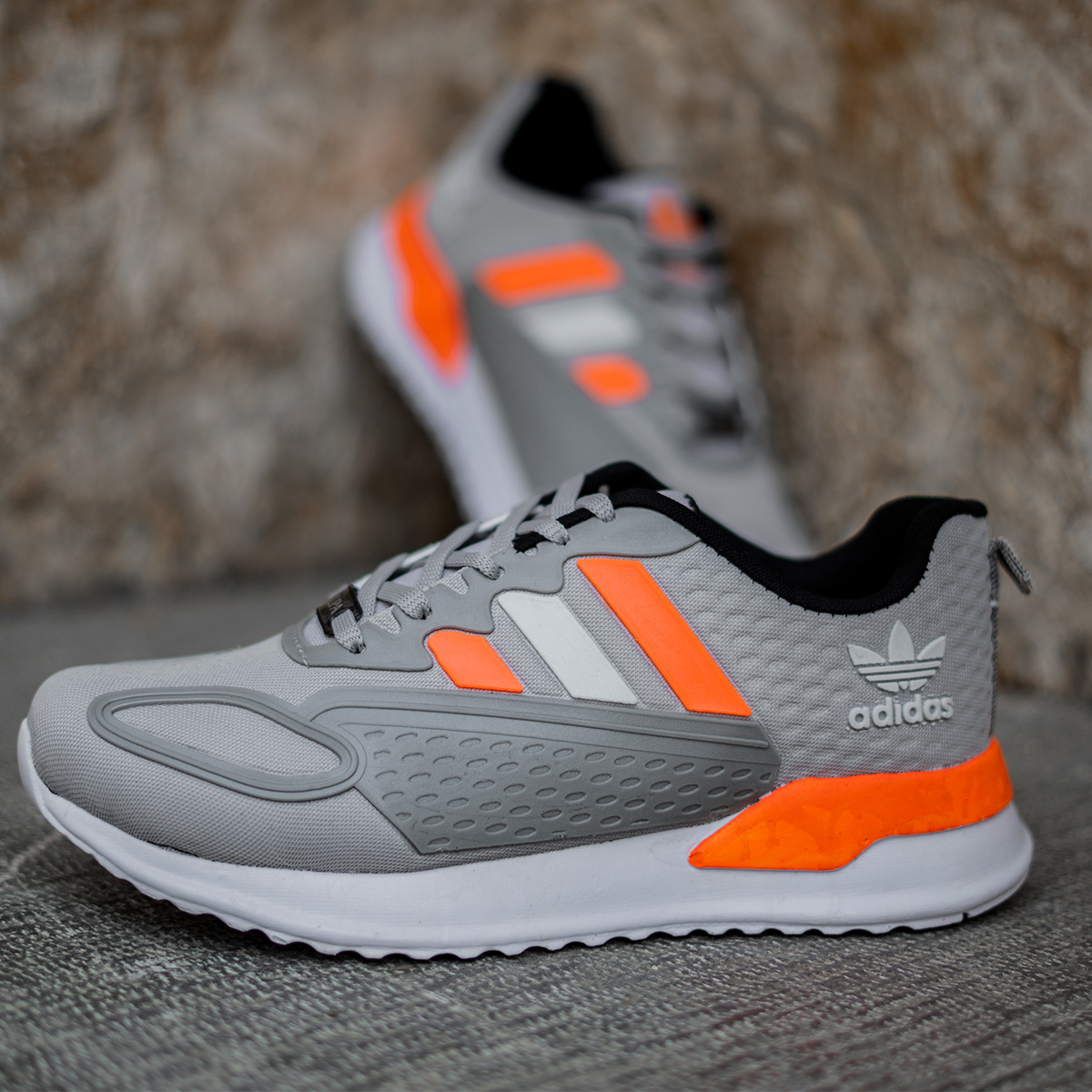 کفش ورزشی Adidas مردانه طوسی نارنجی مدل Tilda